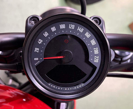 HARLEY-DAVIDSON BREAKOUT / LOW RIDER ST / NIGHT STER / STREET BOB  メーター保護フィルム (キズ自己修復 10年耐久)